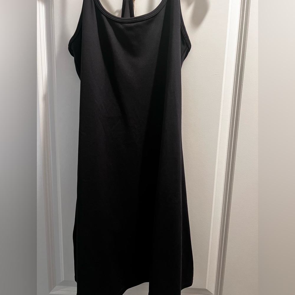 Quince athletic dress